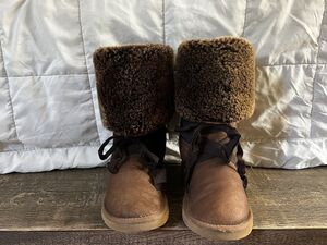 Ugg Limited Edition Bronze Metallic Ribbon Boots Women's size 6 NWOB